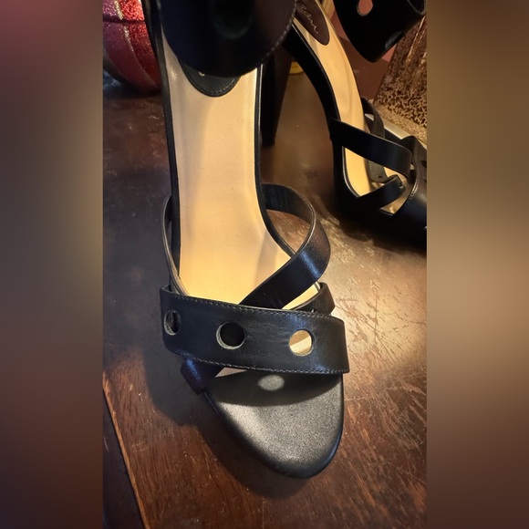 Gently worn Cole Haan. Black strappy leather sandal. Size - Picture 4 of 7